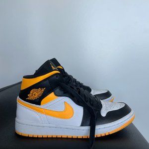 Nike Jordan 1 Mid Laser Orange Black CV5276-107 size 8.5W / Fast Shipping